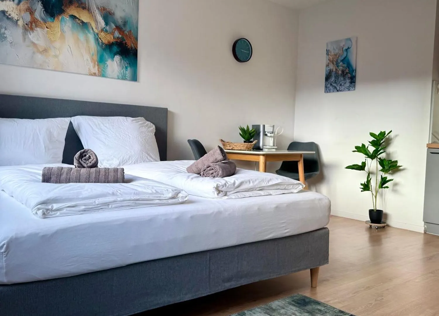 Holideis Koeln Center Studio-Apartment Germany